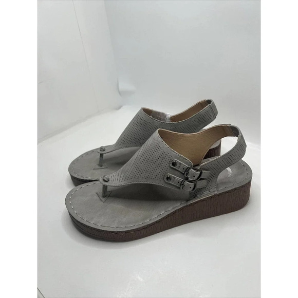 Journee Collection Womens Mckell Thong Sandal 7 summer grey gray wedge - Picture 2 of 5
